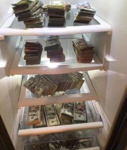 91493fa67b26dda17f046adae06ca80c--rich-kids-cash-money