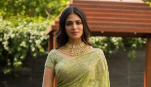 Malavika-Mohanan-Saree-photos-Thalapathy64-Pooja-9