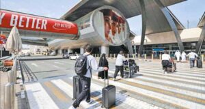 Ukrainian-people-can-come-directly-to-the-UAE-without-a-visa_SECVPF-620x330