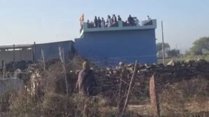 n4501756101670644385406476a20ce1f37667d5015cbcb10a2ba85bd9c26fa15c4225fdb23a4c01d4b89d2